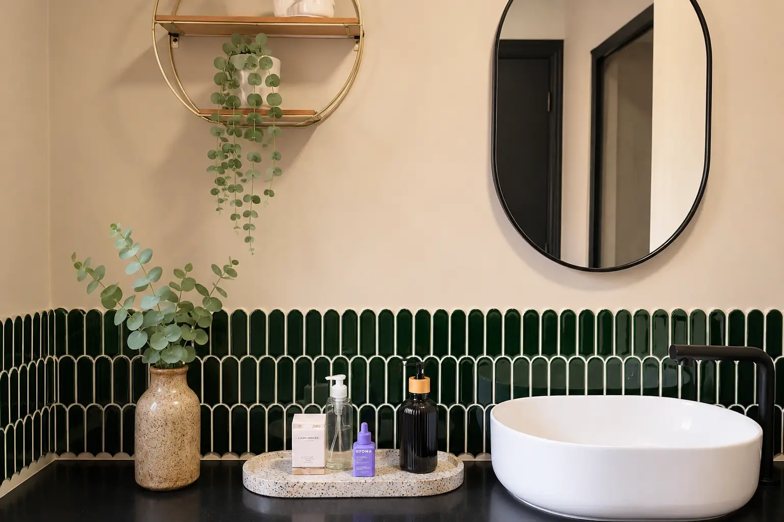 10 Bathroom Counter Decor Ideas That Solve Small Bathroom Problems