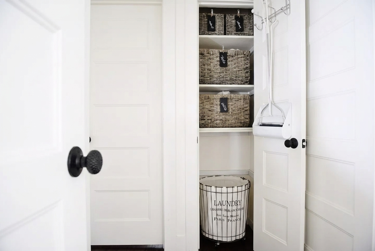 Why Your Closet Keeps Getting Messy Again(And The Clean House Schedule That Finally Fixes It)